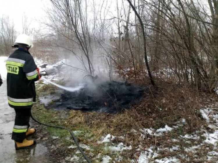 Pożar sterty opon w Naszacowicach
