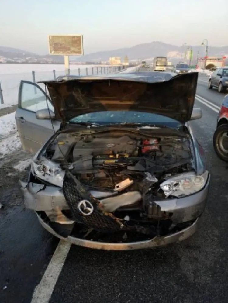 Czarna seria stłuczek drogowych