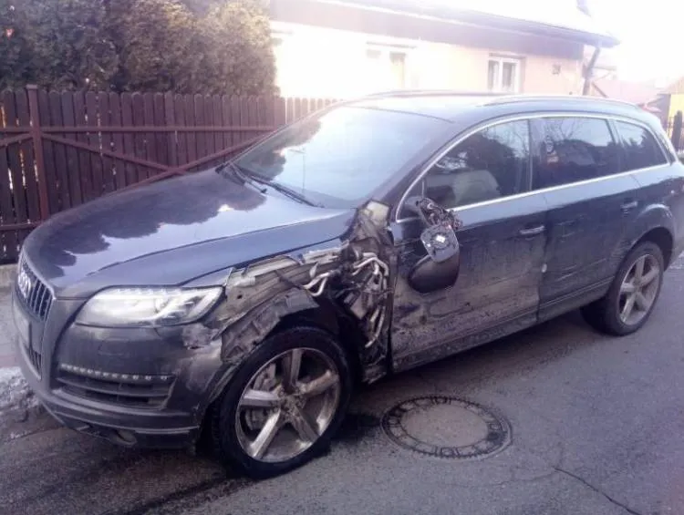 Wypadek w Nowym Sączu. Trzy osoby trafiły do szpitala. 