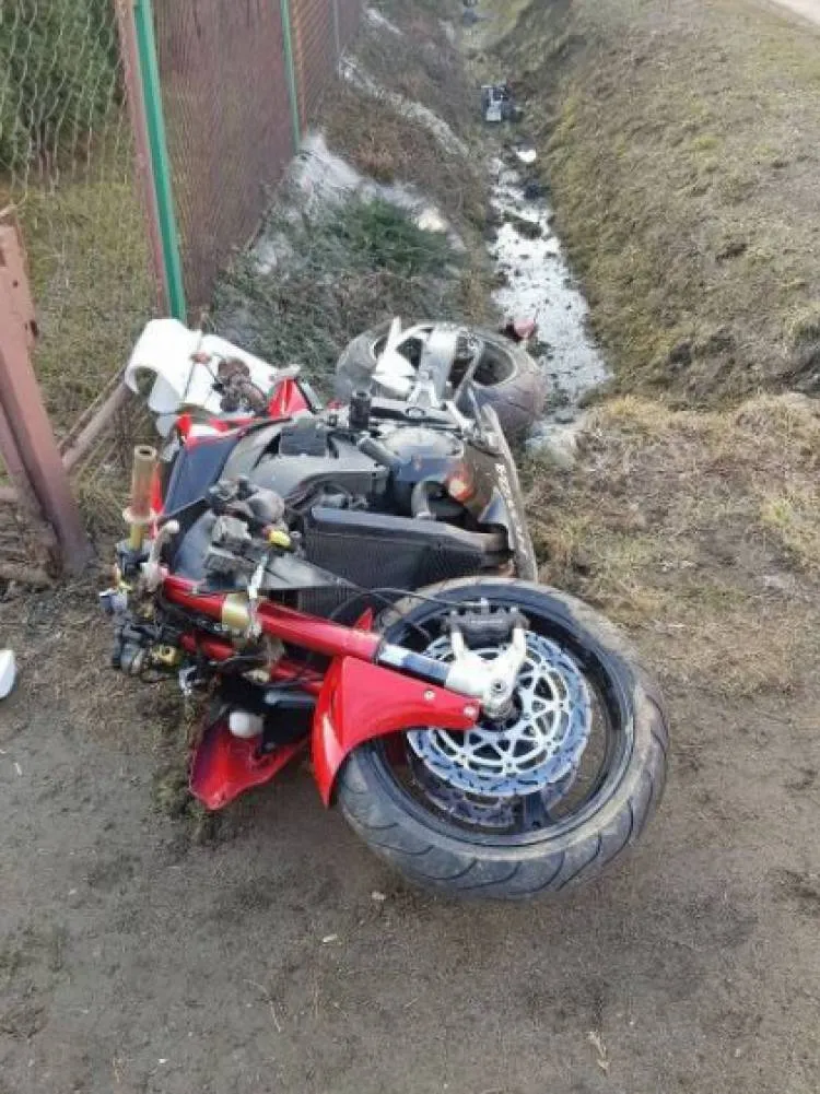 Wypadek w Mokrej Wsi. Nie żyje motocyklista