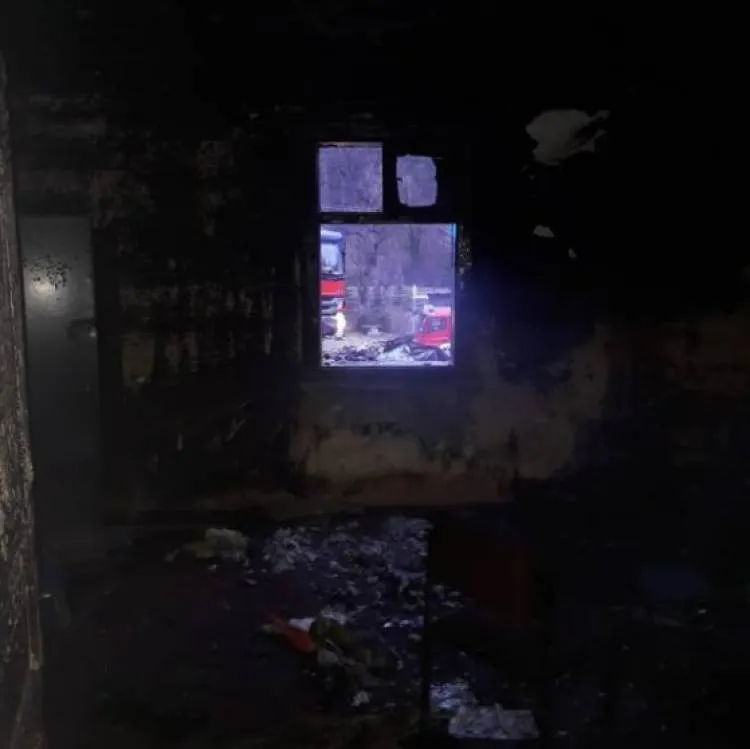 Pożar drewnianego domu w Rytrze