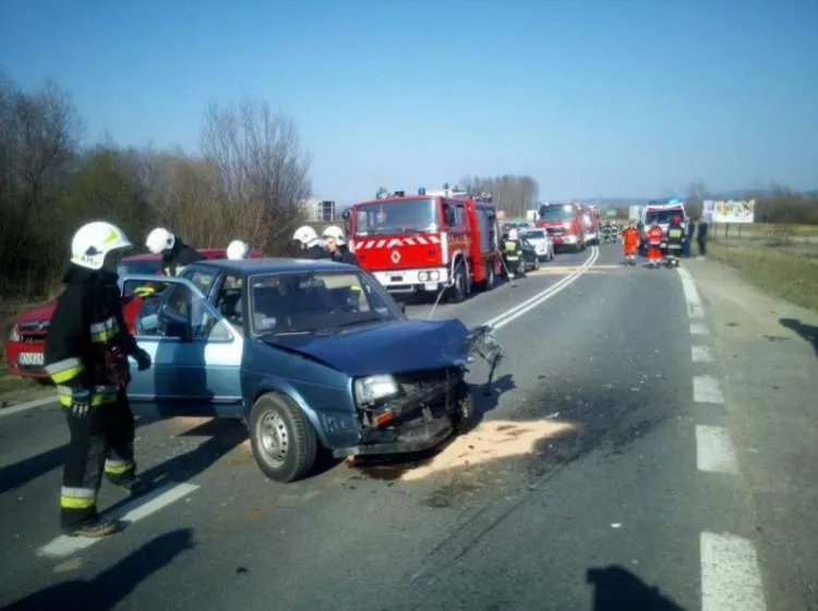 Wypadek w Stadłach. 9 osób poszkodowanych
