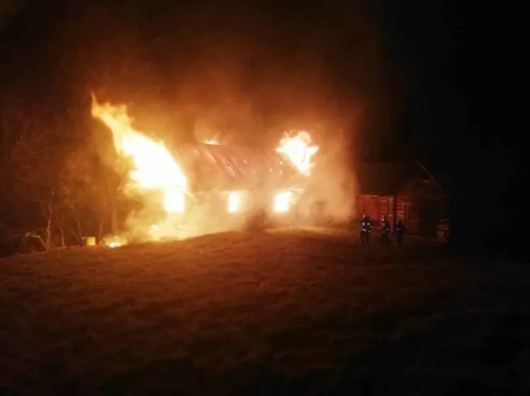 W Piwnicznej - Zdroju spalił się domek letniskowy