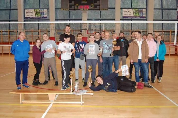 W Piwnicznej - Zdroju rozegrano Turniej Piłki Siatkowej Dorosłych o Puchar firmy Grupa „Proxima”