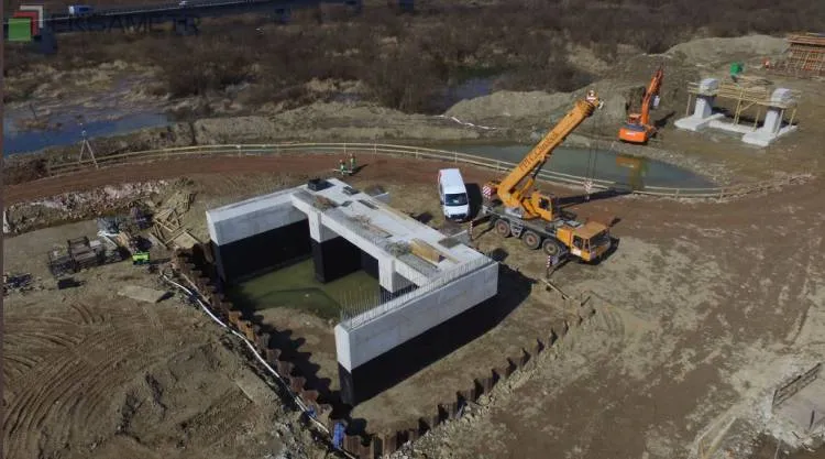 budowa mostu w Kurowie