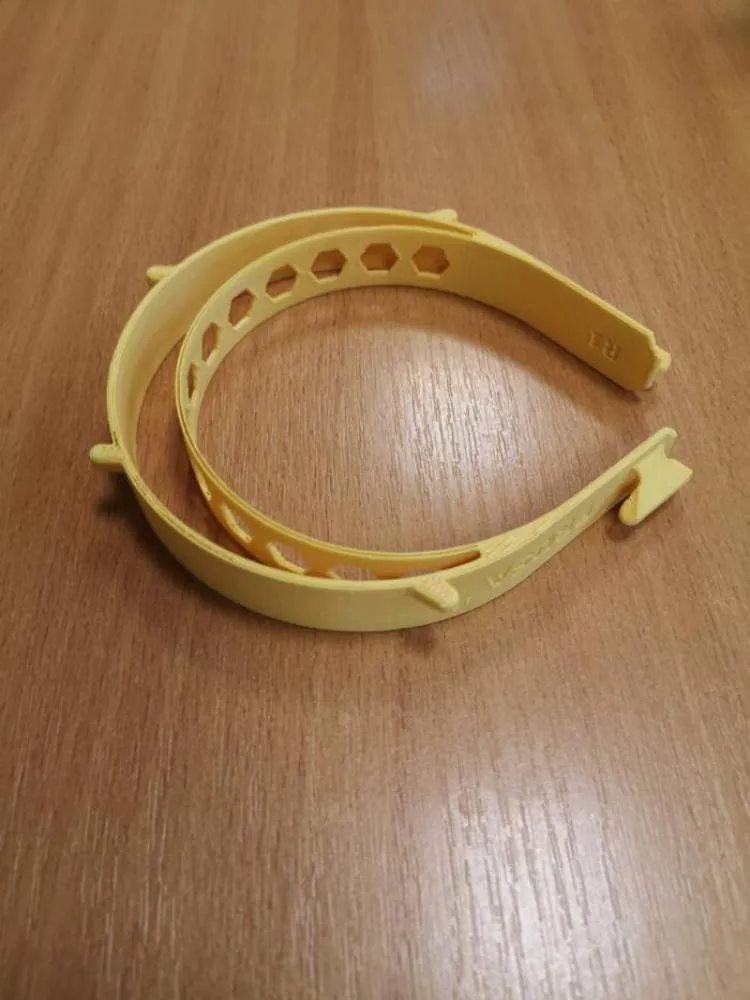 W Państwowej Wyższej Szkole Zawodowej w Nowym Sączu ruszyła produkcja przyłbic ochronnych dla medyków.