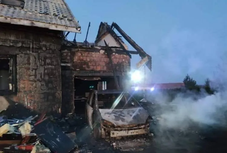 pożar wiaty garażowej Siołkowa