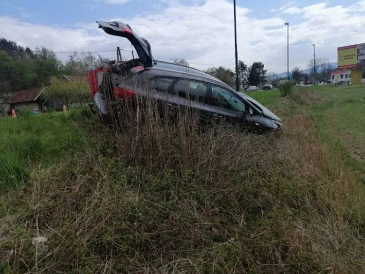 Zderzenie dwóch samochodów osobowych ul. Węgierska Nowy Sącz