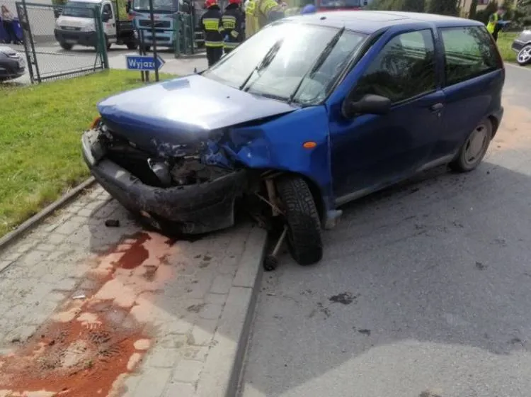 zderzenie dwóch samochodów osobowych Olszanka