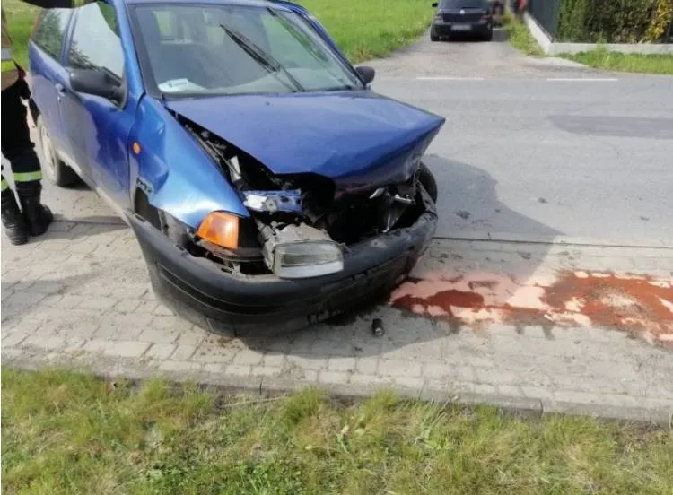 zderzenie dwóch samochodów osobowych Olszanka