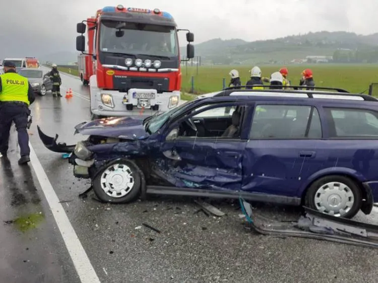Zderzenie dwóch samochodów Łososina Dolna