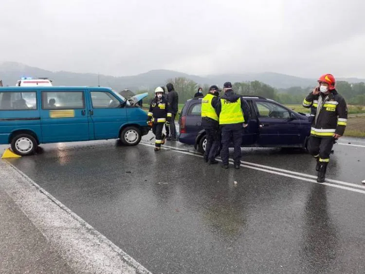 Zderzenie dwóch samochodów Łososina Dolna
