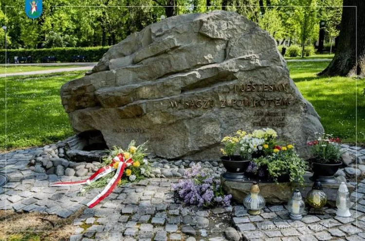 władze miasta uczciły 100 rocznicę urodzin Jana Pawła II