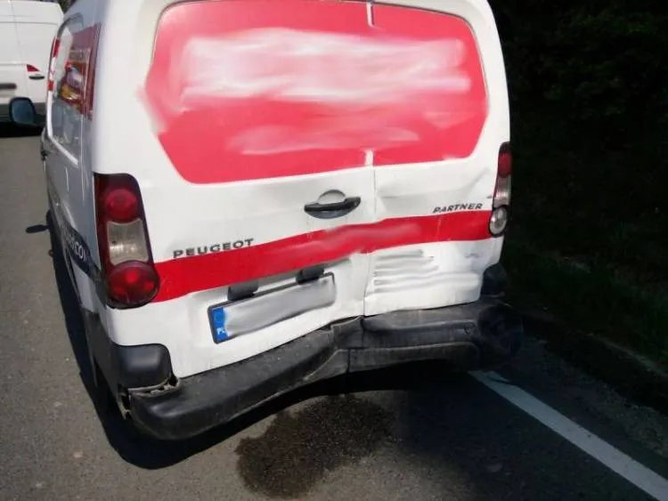 Zderzenie trzech samochodów osobowych we Frycowej