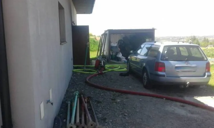 Pożar garażu w Koniuszowej