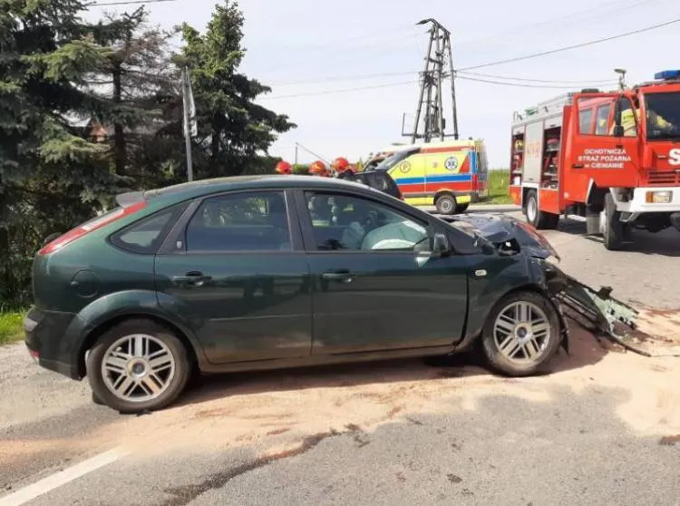 zderzenie dwóch samochodów w Cieniawie