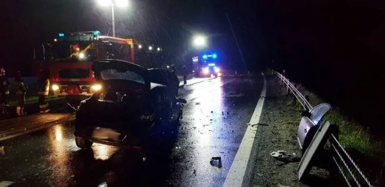 zderzenie dwóch samochodów osobowych Stadła