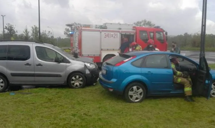 zderzenie dwóch samochodów osobowych ul. 1 Brygady Nowy Sącz