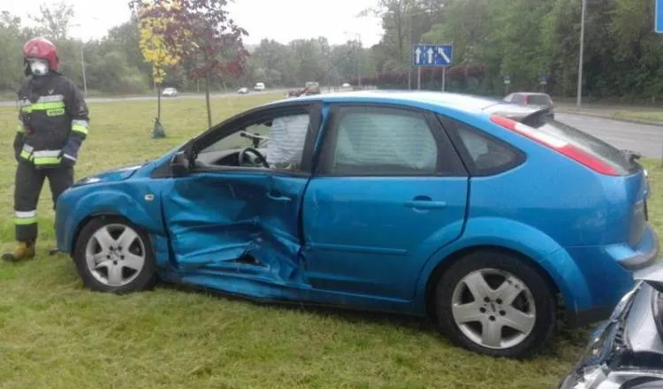 zderzenie dwóch samochodów osobowych ul. 1 Brygady Nowy Sącz