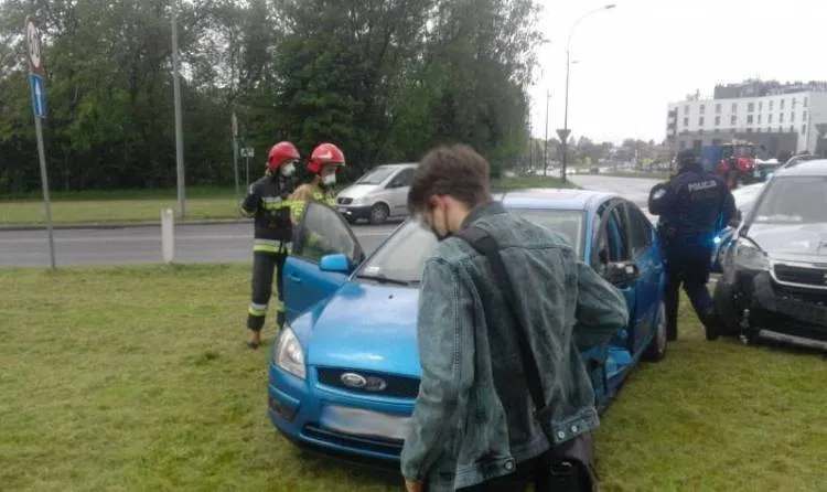 zderzenie dwóch samochodów osobowych ul. 1 Brygady Nowy Sącz