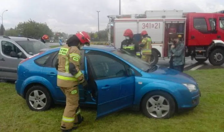 zderzenie dwóch samochodów osobowych ul. 1 Brygady Nowy Sącz