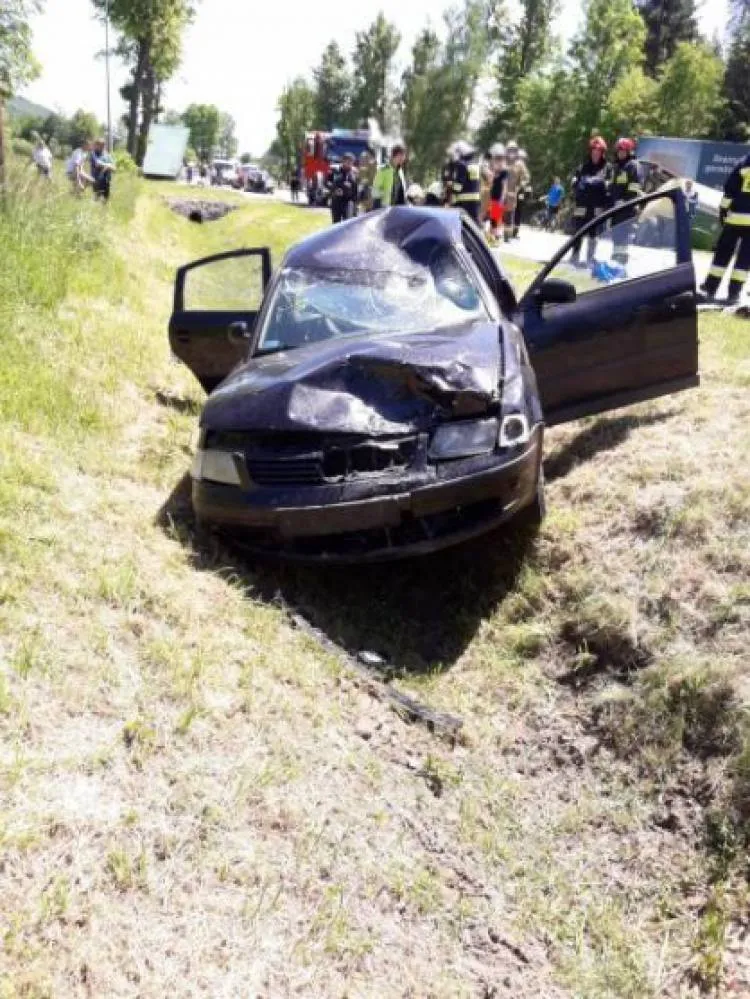 zderzenie samochodu osobowego i dwóch motocykli Frycowa