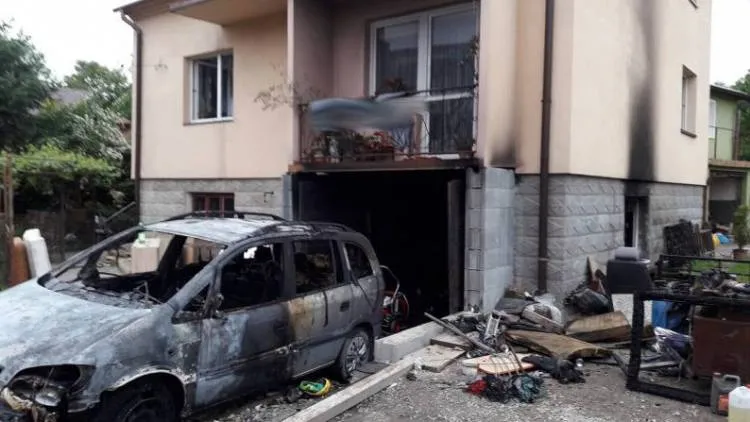 Pożar samochodu i garażu w Marcinkowicach