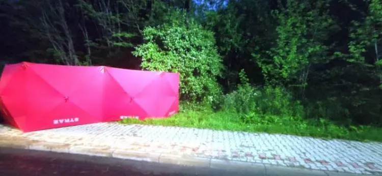 Wypadek w Chomranicach na miejscu prokurator oraz pracownicy zakładu pogrzebowego