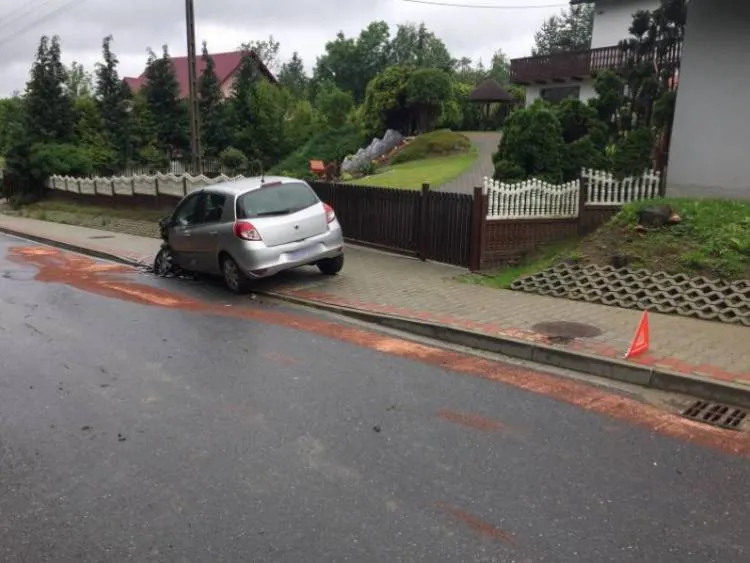 Zderzenie dwóch osobówek Woli Kosnowej