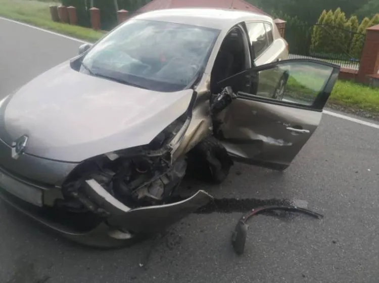 Zderzenie trzech osobówek w Długołęce-Świerkli