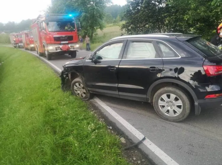 Zderzenie trzech osobówek w Długołęce-Świerkli