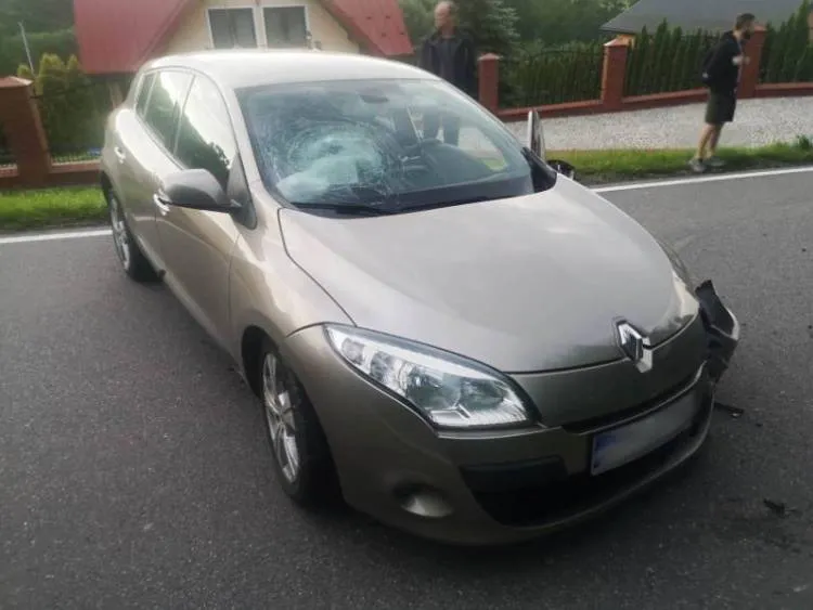 Zderzenie trzech osobówek w Długołęce-Świerkli