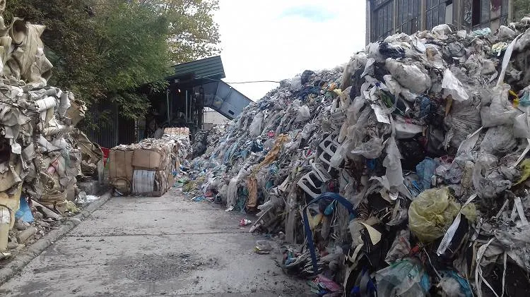 Po dawnych składowiskach odpadów na ul. Wyspiańskiego i Wiśniowieckiego nie ma już śladu