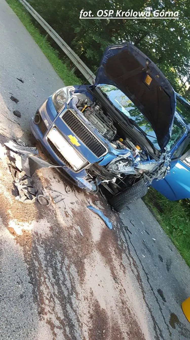 Kamionka Wielka. Kolizja dwóch pojazdów. Jeden z nich wylądował na dachu