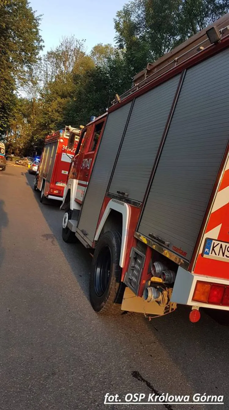 Kamionka Wielka. Kolizja dwóch pojazdów. Jeden z nich wylądował na dachu