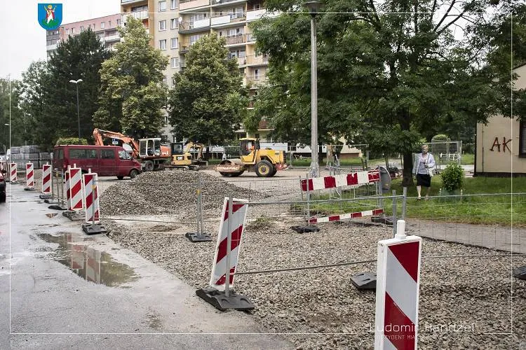 Trwa modernizacja parkingów przy ulicy Armii Krajowej Nowy Sącz
