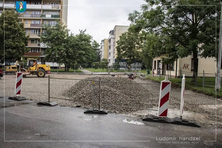 Trwa modernizacja parkingów przy ulicy Armii Krajowej Nowy Sącz