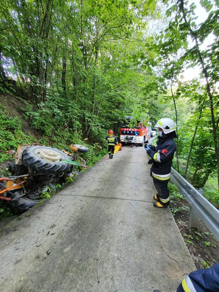 W Ptaszkowej ciągnik rolniczy przygniótł mężczyznę