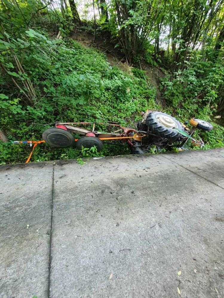 W Ptaszkowej ciągnik rolniczy przygniótł mężczyznę