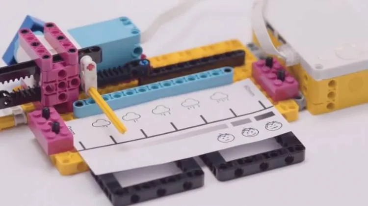 Lego SpikeLAB - ciekawa i efektywna nauka programowania w oparciu o klocki