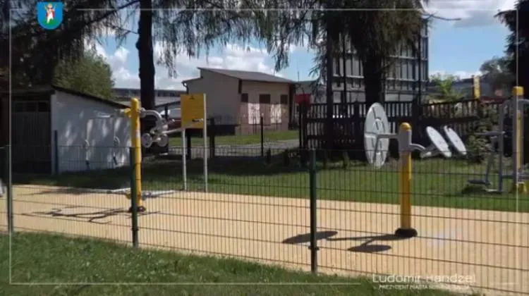 Zakończyła się budowa siłowni pod chmurką przy Zespole Szkół nr 5