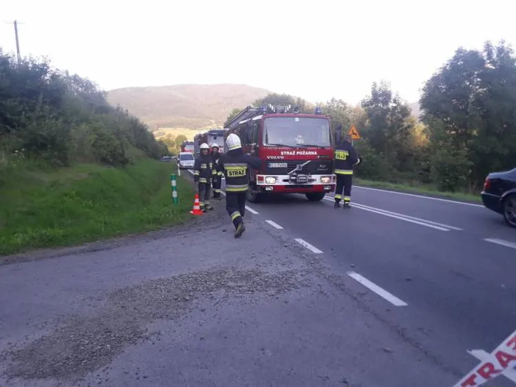 Dobra. Samochód zderzył się z wozem konnym