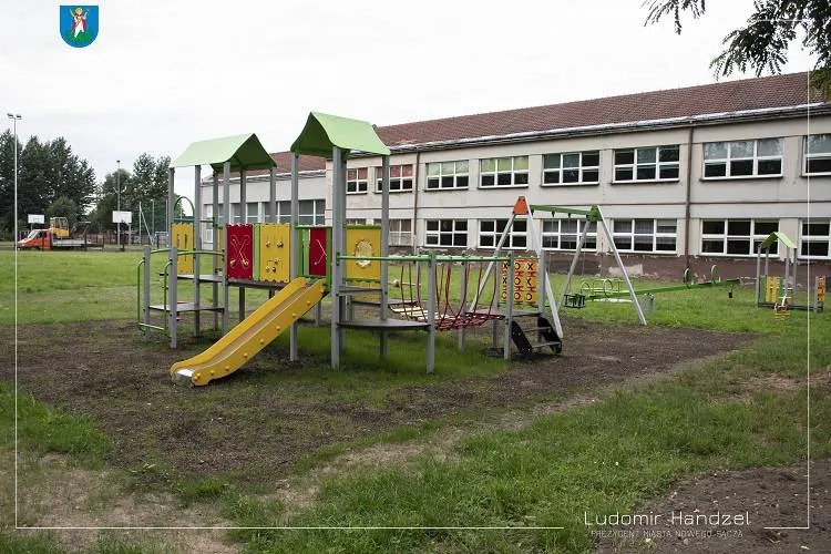 Przy SP nr 9 powstał nowy plac zabaw