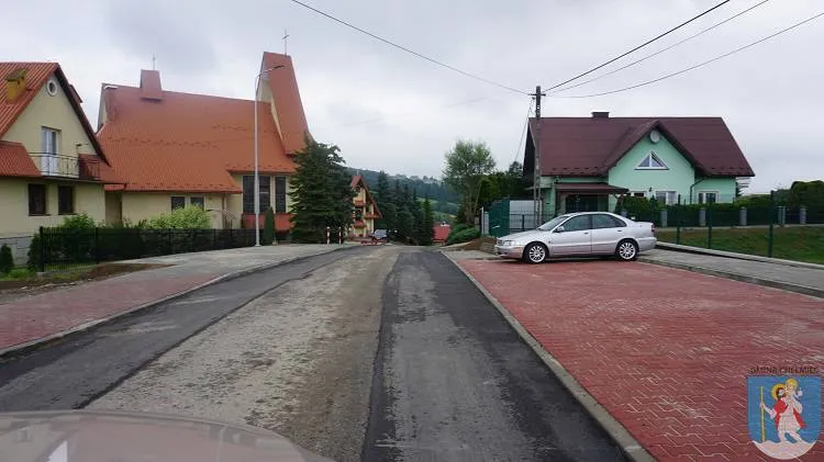 Trwa przebudowa dróg gminnych w Wielogłowach i Librantowej