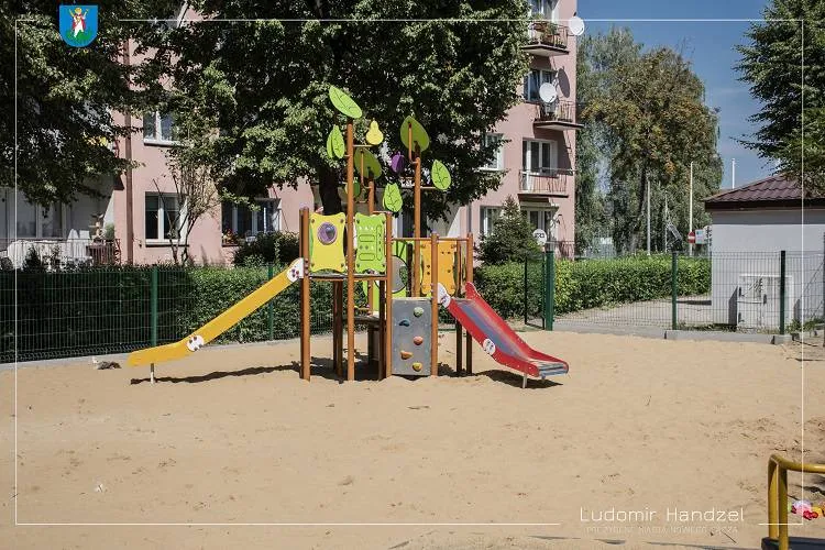 Zakończyły się prace przy budowie nowego placu zabaw na Osiedlu Przydworcowym