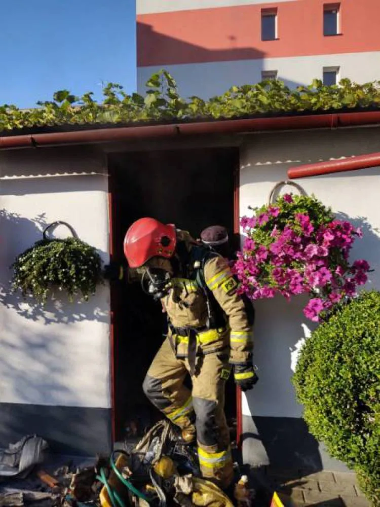 Strazacy gasili pożar budynku gospodarczego na ul. Naściszowskiej Nowy sącz