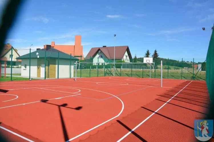 Zakończyła się budowa kompleksu sportowego w Librantowej. Gmina Chełmiec może już użytkować obiekt