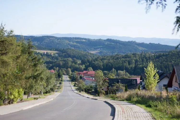 Gmina Korzenna opracowała dokumentację techniczną budowy trzech chodników przy drogach powiatowych