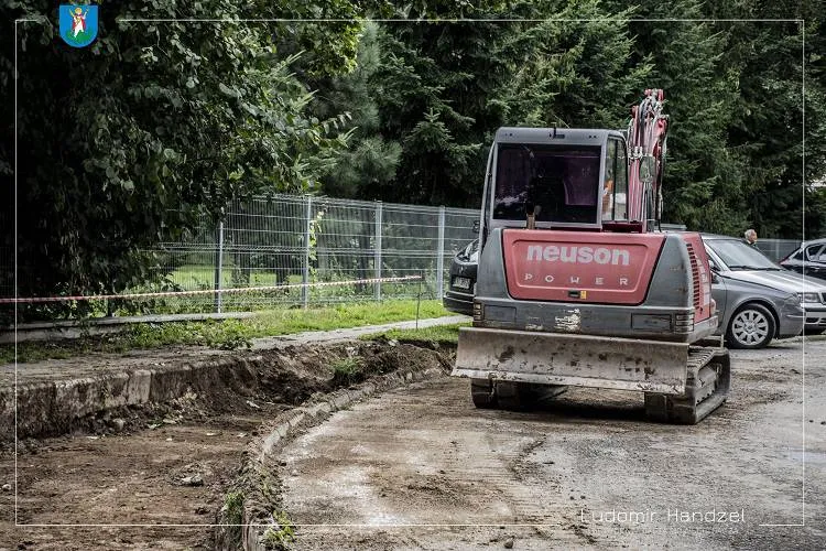 Trwa remont parkingu przy ul. Broniewskiego Nowy Sącz