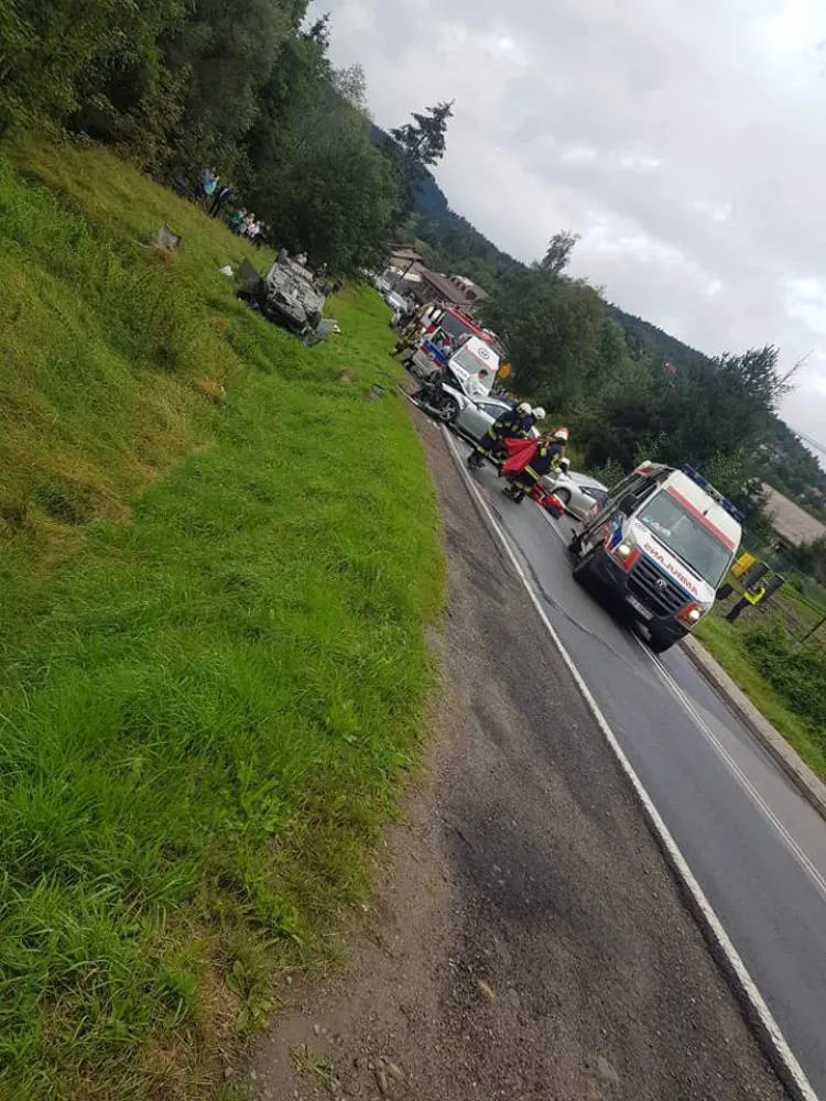 Czołowe zderzenie dwóch osobówek na DW968 w Lubomierzu